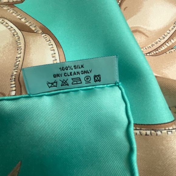 Tiffany & Co Tiffany Blue and Beige Ribbon Design Silk Scarf Hand-rolled  NEW - Picture 4 of 14